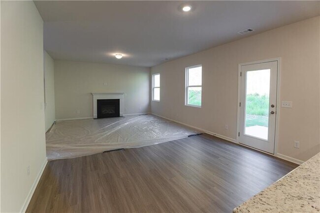 Building Photo - 530 River Run Dr