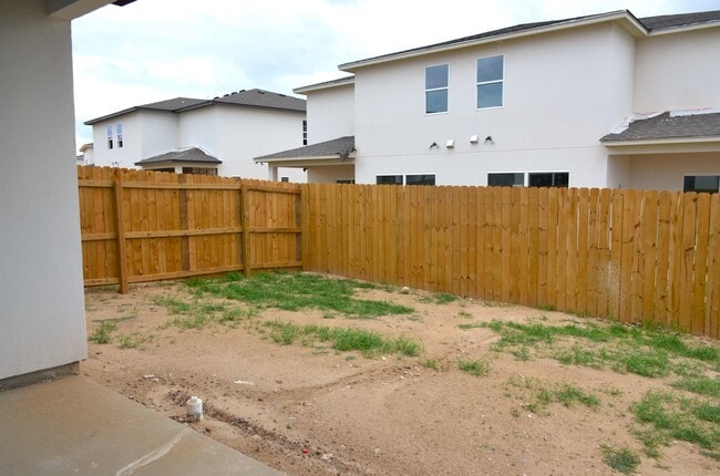Building Photo - 1027 Birch Loop
