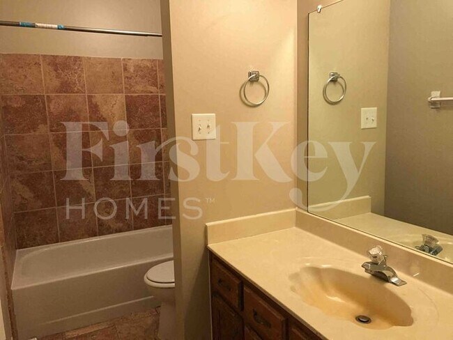 Building Photo - 6577 Cross Oak Dr