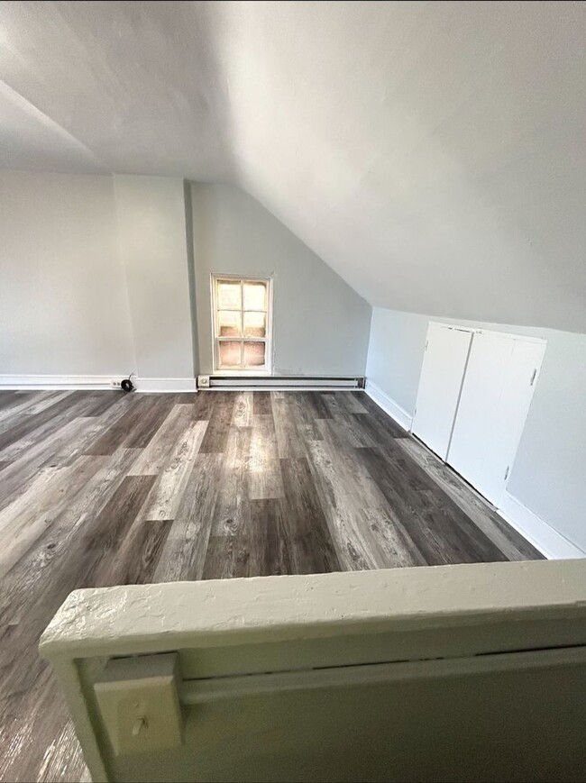 Building Photo - Beautiful Remodeled Lancaster 4 BR/2 bath ...