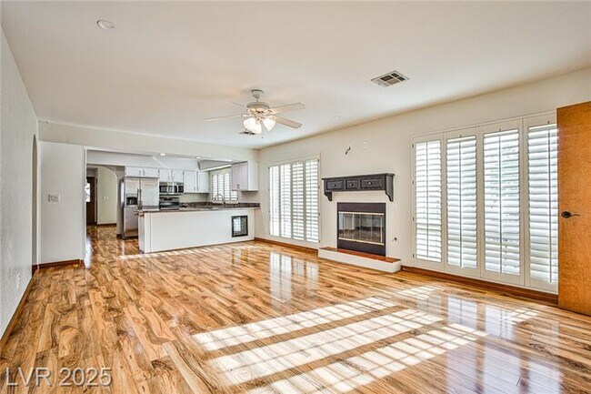 Building Photo - 6315 N Park St