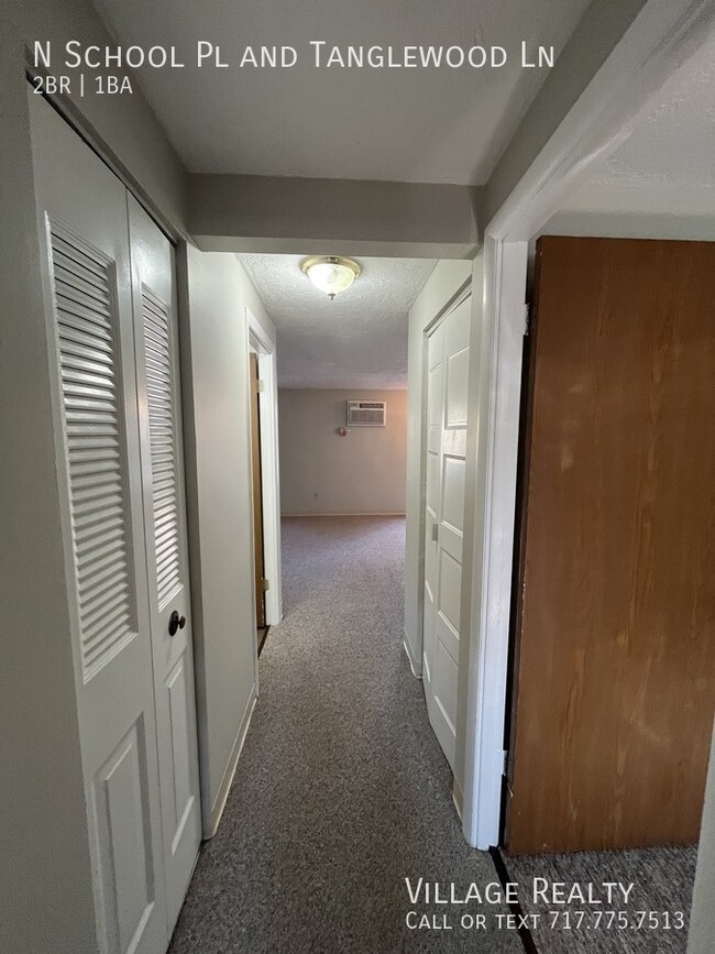 Building Photo - No Steps! Roomy 2-Bed with A/C & Off-Stree...