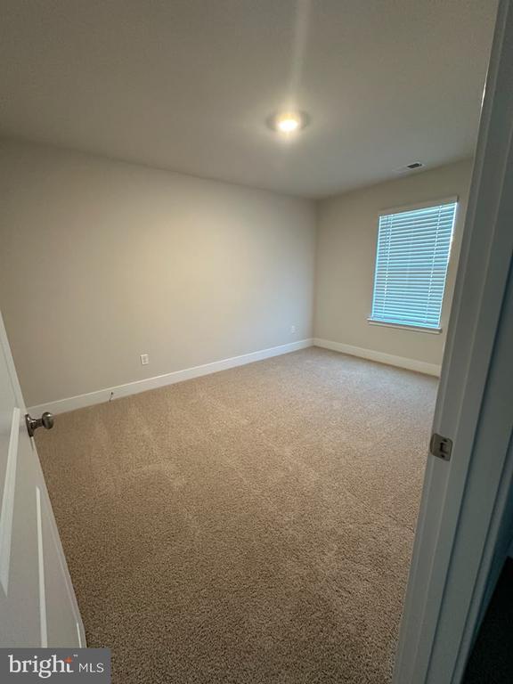 Building Photo - 114 Haida Ln