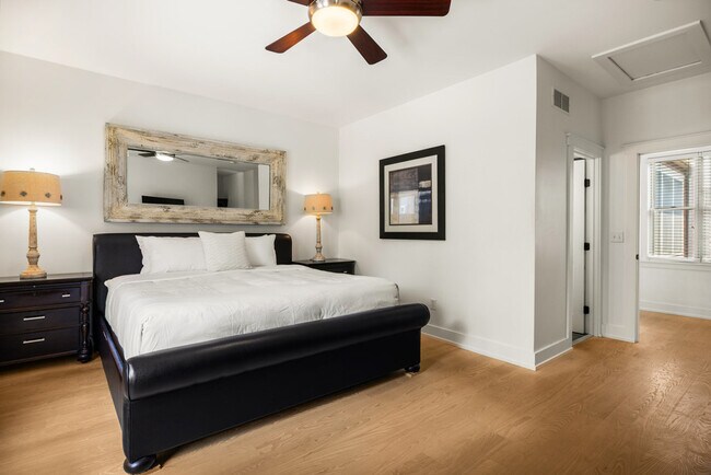 Building Photo - 1408 Pleasant St