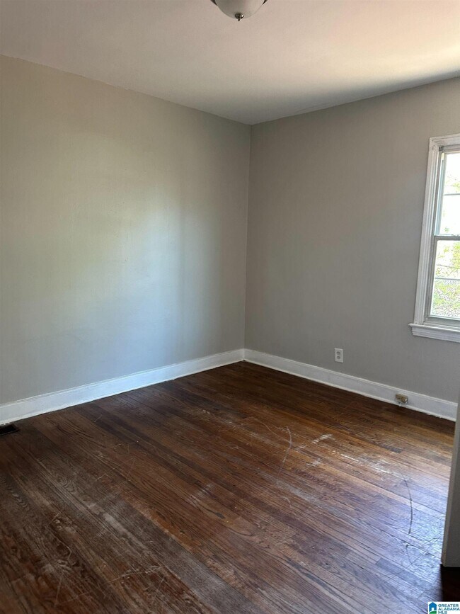 Building Photo - 1143 41st St