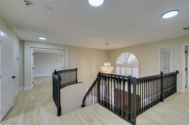 Building Photo - 821 Long Branch Dr