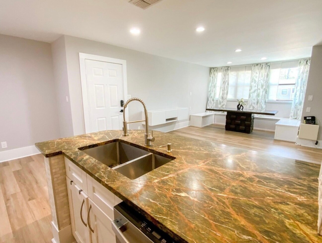 Building Photo - 1400 Gandy Blvd N