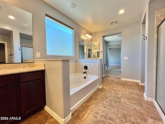 Building Photo - 3886 E Rawhide St