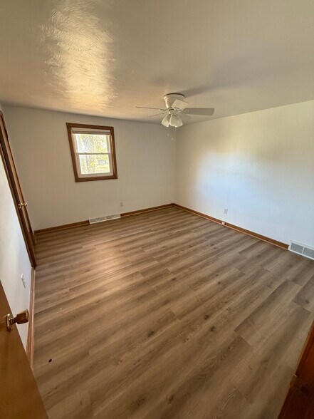 Building Photo - 9550 Struthers Rd