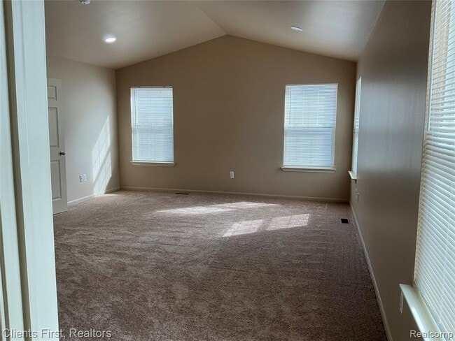 Building Photo - 48161 Nottinghill Ln