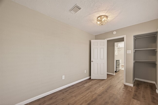 Building Photo - 17043 Coachmaker Dr