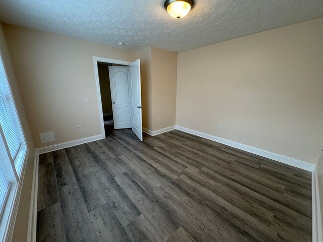 Building Photo - 730 Twisted Oak Dr NW