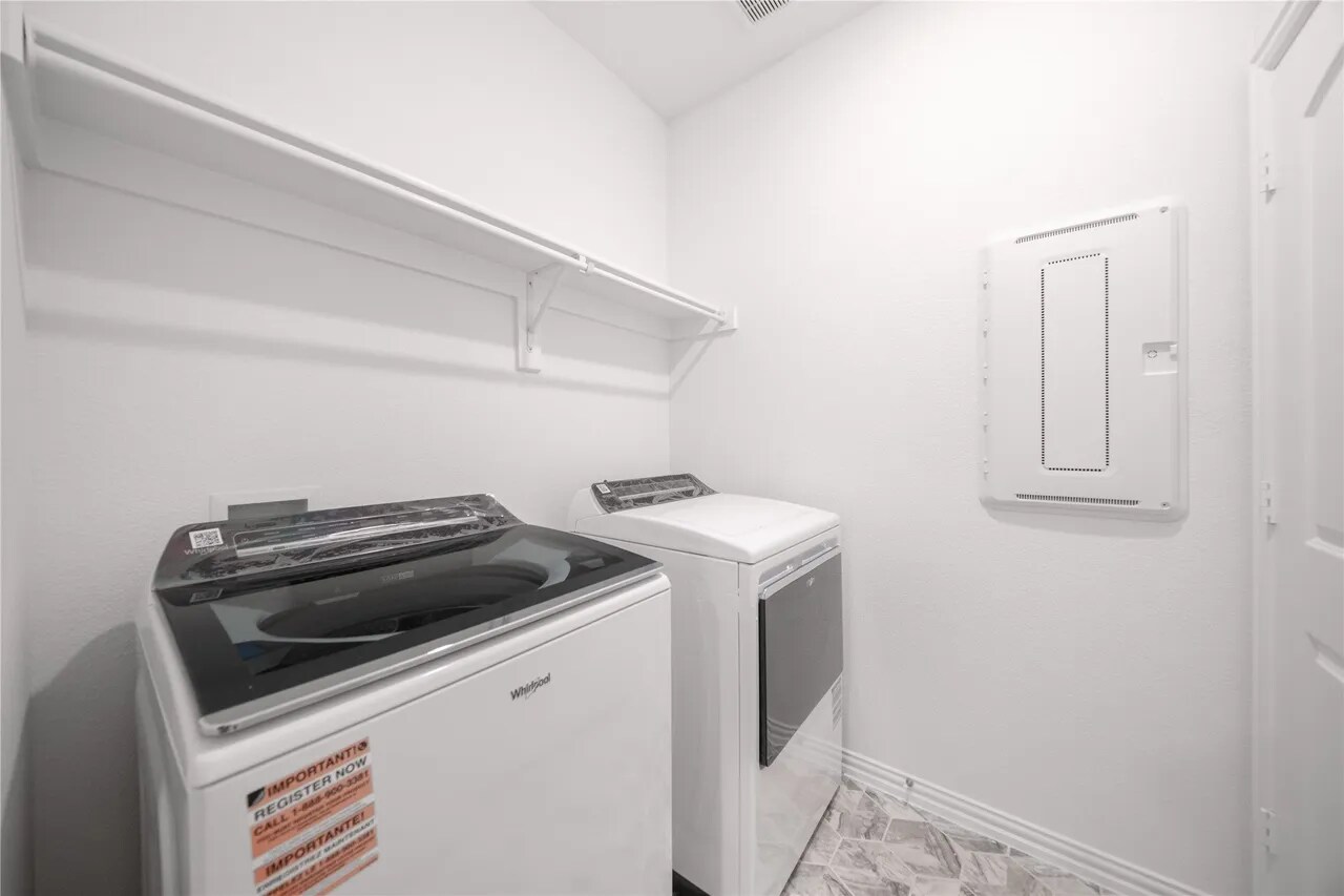 Building Photo - 1707 Blackbird Ln