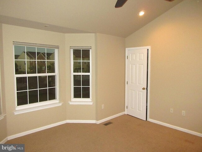 Building Photo - 103 Persimmon Pl