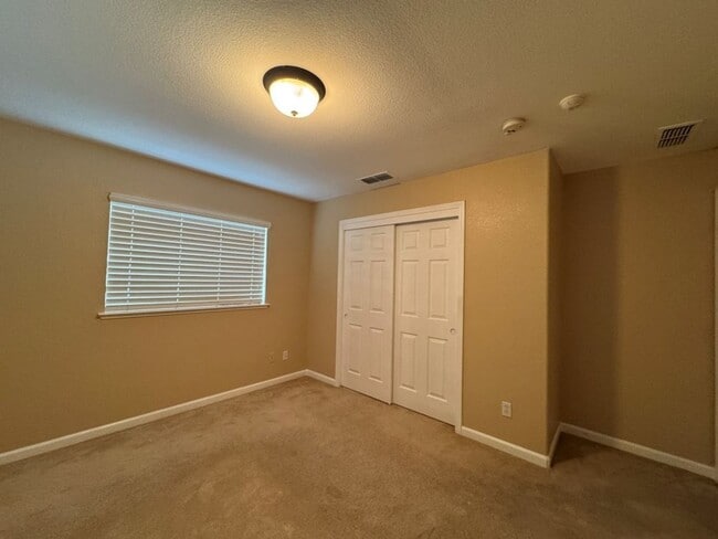 Building Photo - Beautiful 4 Bedroom Home with Solar – North Natomas