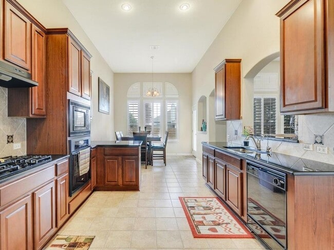Building Photo - Beautiful one story stone home in Estates at Settlers Park