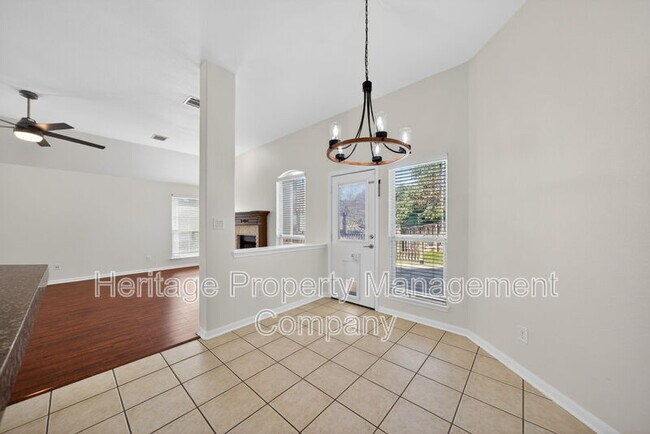 Building Photo - 1115 Willow Knoll