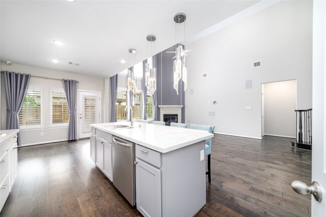 Building Photo - 18235 Winding Willow Oak Way