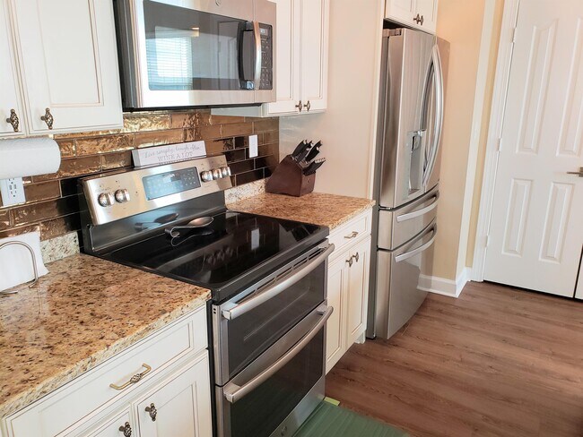 Building Photo - 3236 Silver Sands Cir