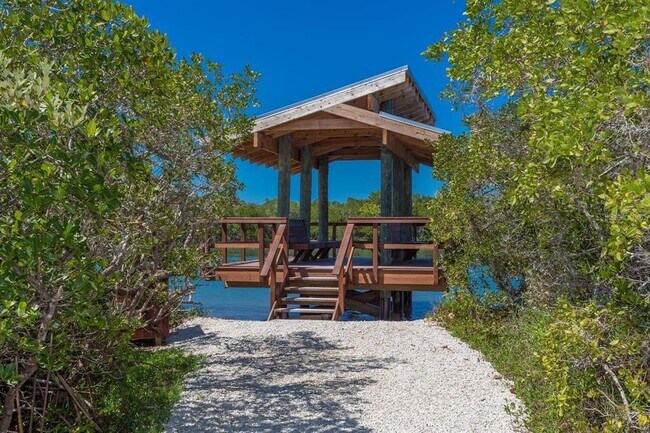 Building Photo - 1423 Landings Pl