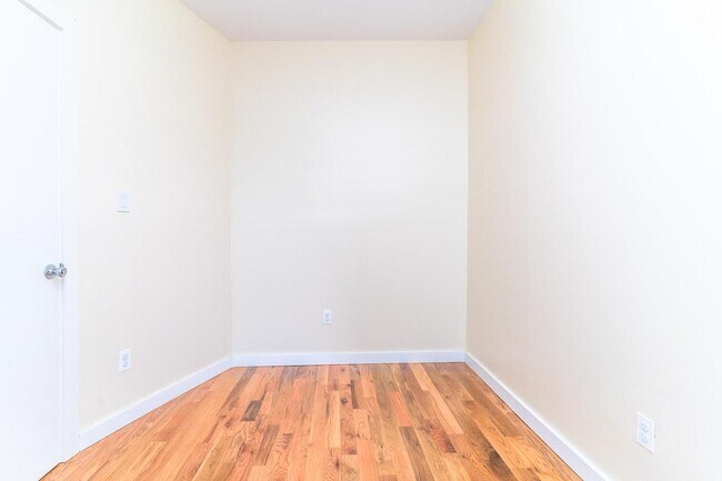 Building Photo - 134 Boerum St