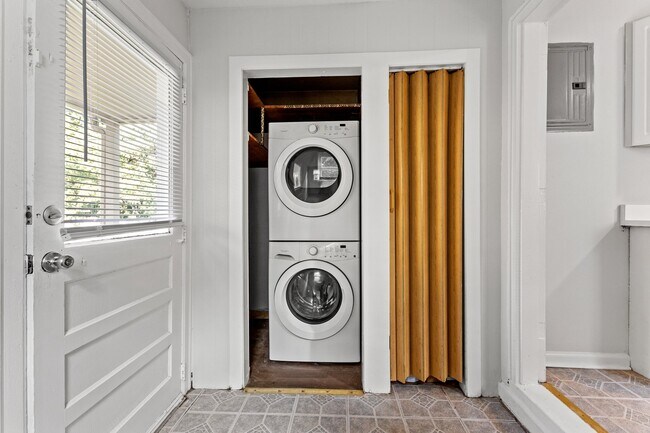 Building Photo - 1617 Liberty Rd