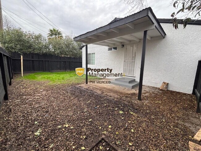 Building Photo - Newly remodeled 2 bedroom duplex for $1900