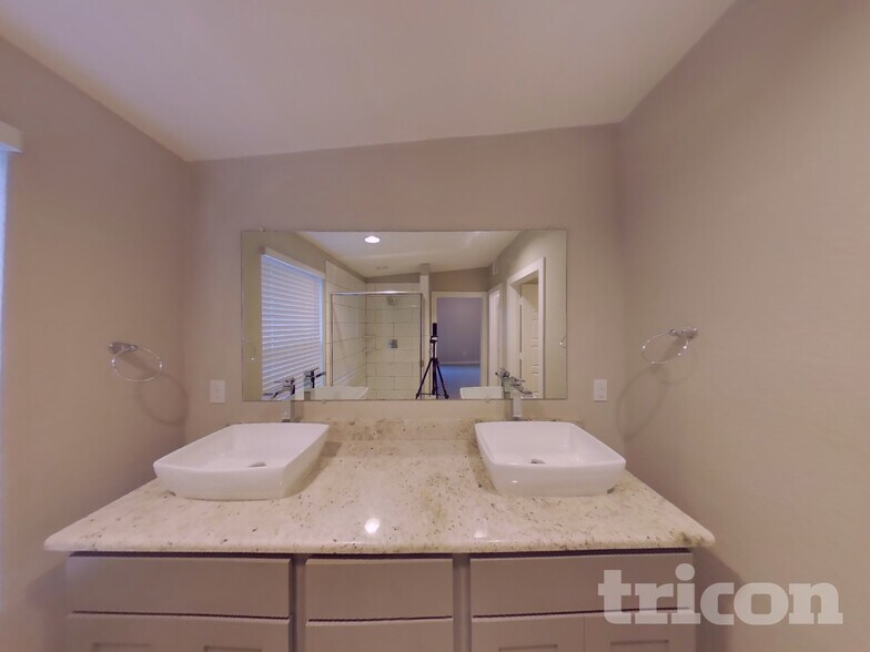 Building Photo - 1409 Wavelet Dr