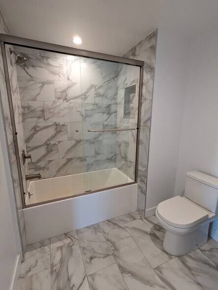 Building Photo - 338 Mariposa Ave