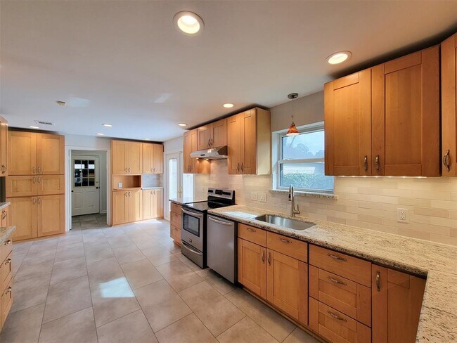 Building Photo - 20506 Laverton Dr