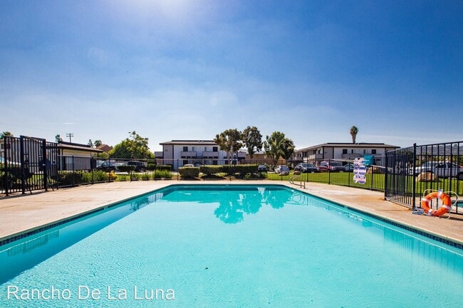 Building Photo - 478 Van Houten Ave