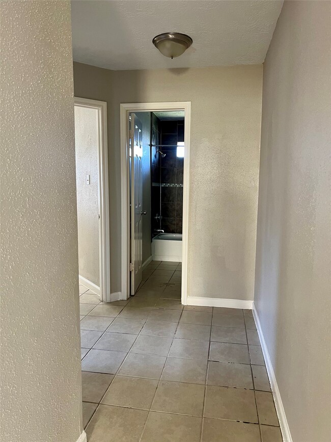 Building Photo - 6503 Marinwood Dr