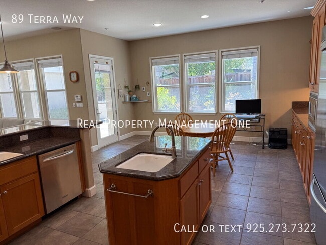Building Photo - 89 Terra Way
