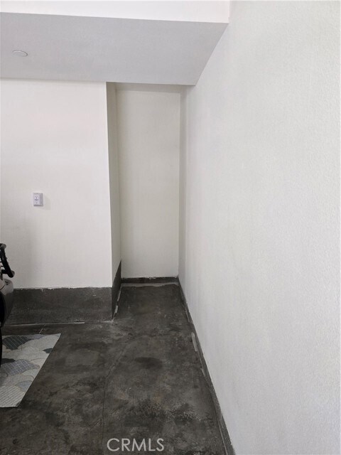 Building Photo - 2147 Cittadin Dr