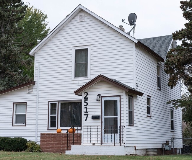 Building Photo - 2515 S Duluth Ave