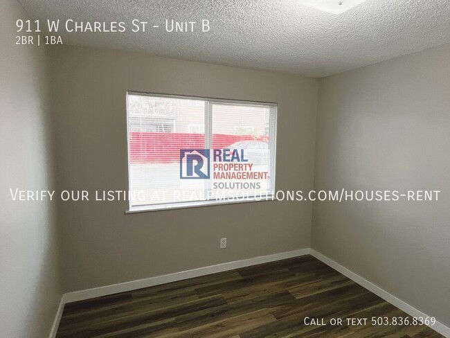 Building Photo - 911 Charles St