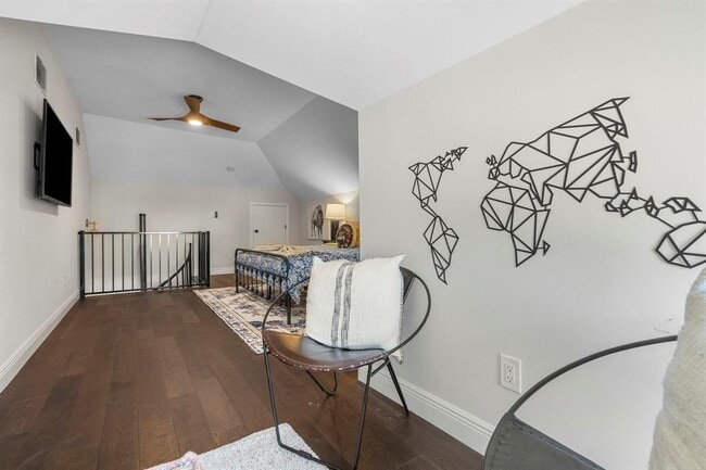 Building Photo - 1003 Romeria Dr