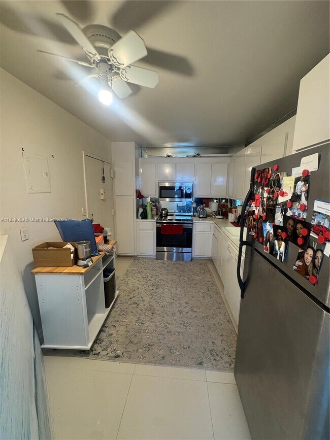 Building Photo - 5750 Collins Ave