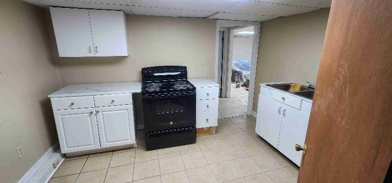 Building Photo - 5010 Lakemont Dr
