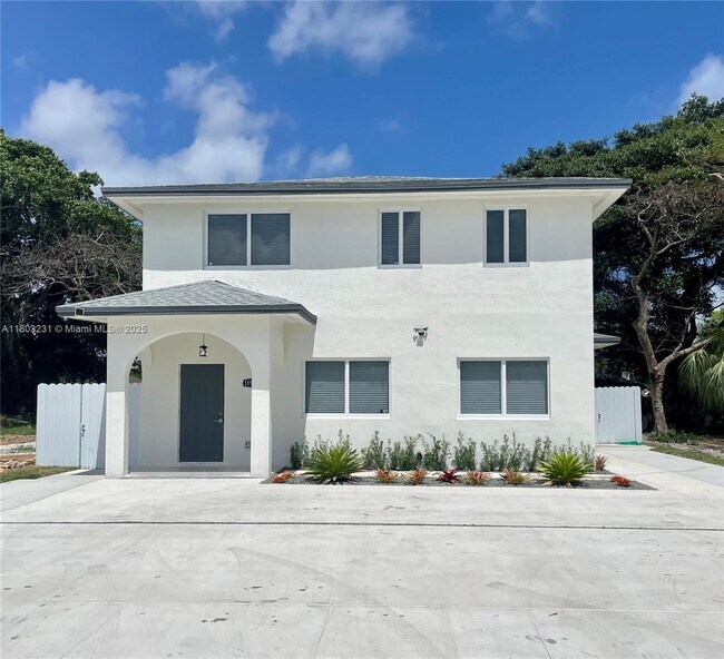 Primary Photo - 11939 SW 218th St
