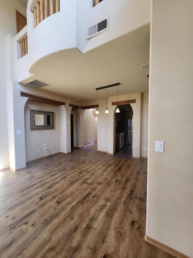 Building Photo - 13243 Silver Peak Pl NE
