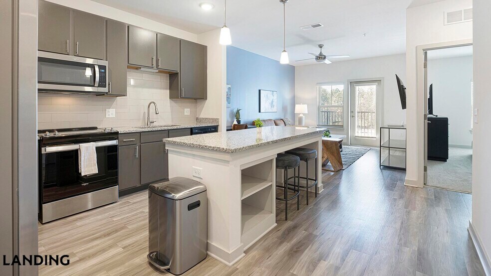 Building Photo - 6000 Front St