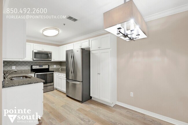 Building Photo - 2200 W 2nd St