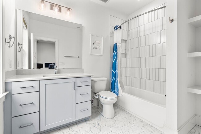 Building Photo - Incredible 5BD, 5BA North Raleigh Home with Bonus Room and Exercise Space