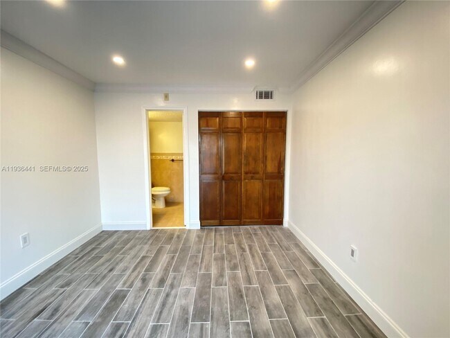 Building Photo - 17051 NE 35th Ave