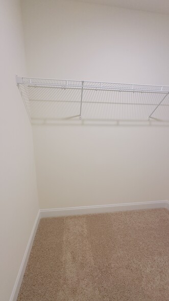 Building Photo - 21 Lavender Ln