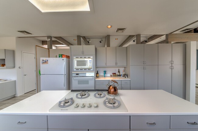 Building Photo - SANDIA HEIGHTS EXECUTIVE RENTAL 2+Story 3B...