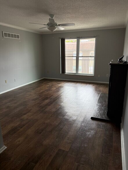 Building Photo - 10328 Forest Brook Ln