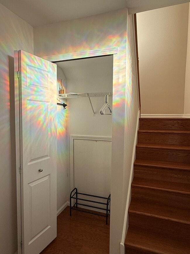 Building Photo - 481 Stoneglen St