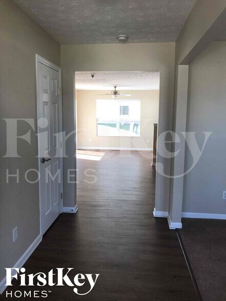 Building Photo - 100 Teil Tree Ct